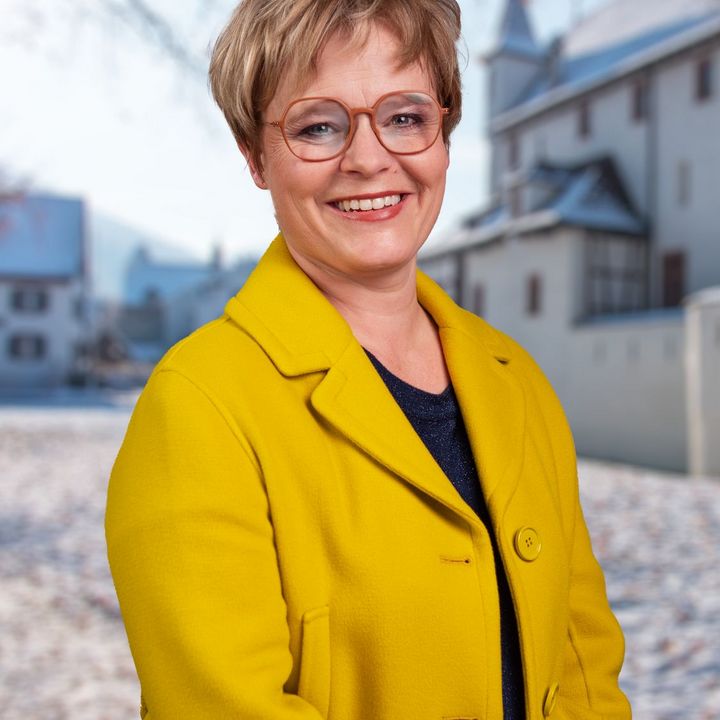 Manuela Hirt